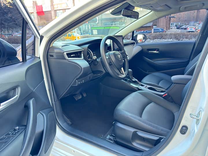 Фото 7 - Toyota Corolla