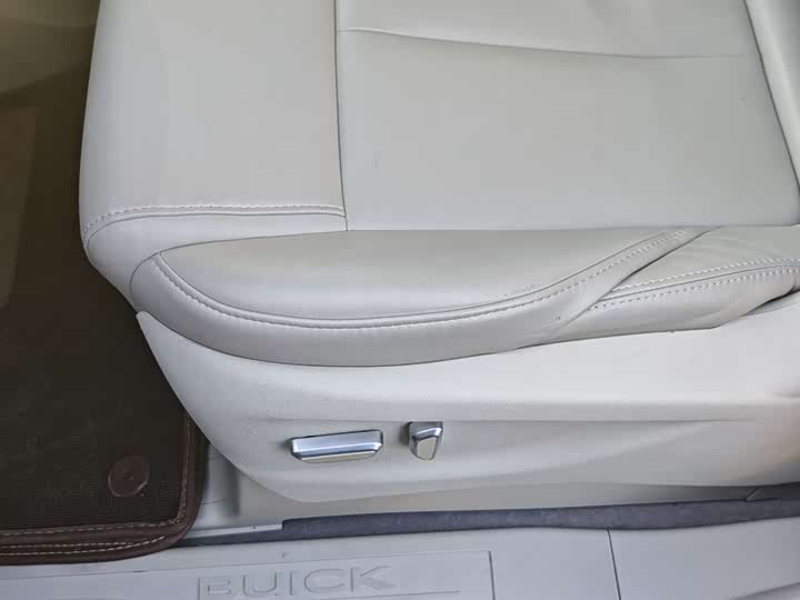 Фото 14 - Buick GL8 ES