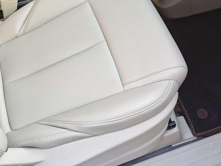 Фото 19 - Buick GL8 ES