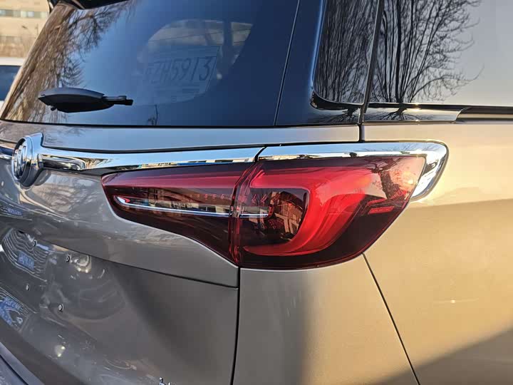 Фото 24 - Buick GL8 ES