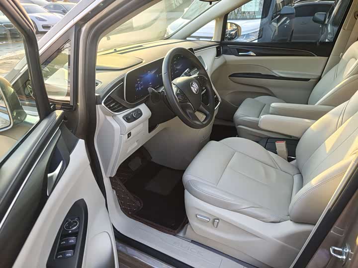 Фото 7 - Buick GL8 ES