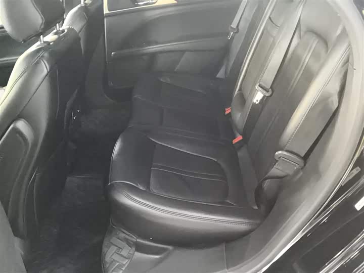 Фото 17 - Lincoln MKZ