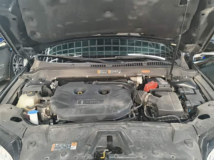 Фото 20 - Lincoln MKZ