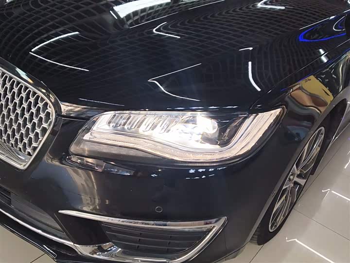 Фото 24 - Lincoln MKZ