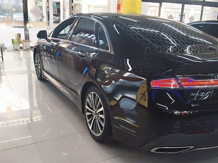 Фото 5 - Lincoln MKZ