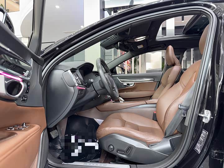 Фото 4 - Volvo S90