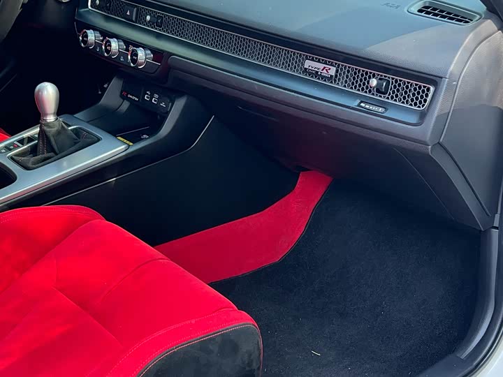 Фото 8 - Honda Civic