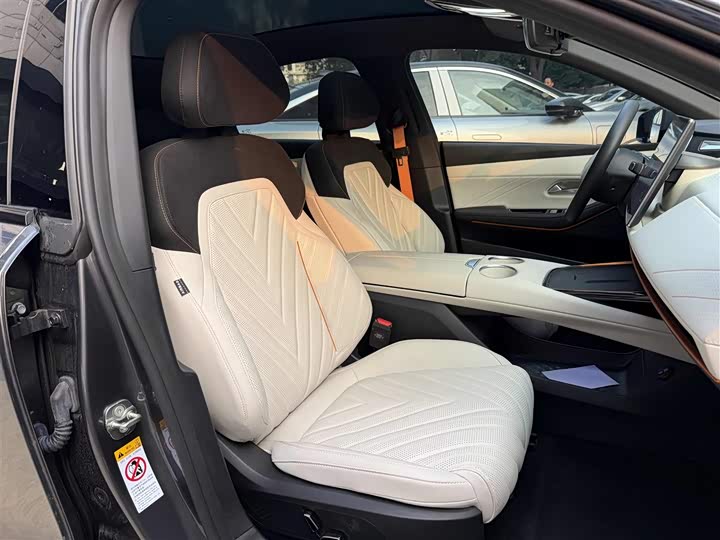 Фото 10 - Changan Deepal SL03