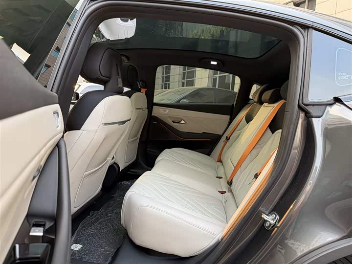 Фото 16 - Changan Deepal SL03