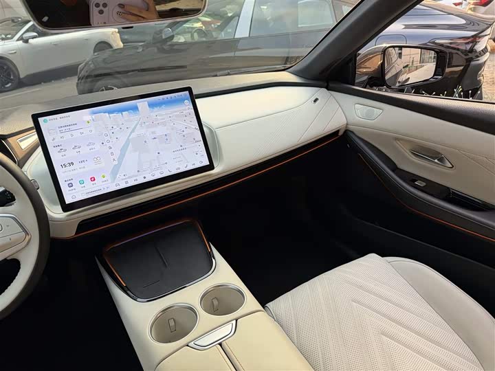 Фото 21 - Changan Deepal SL03