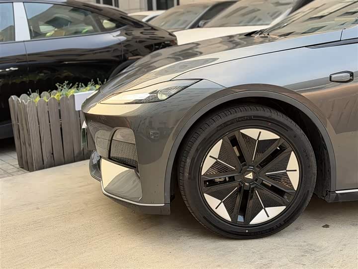 Фото 8 - Changan Deepal SL03