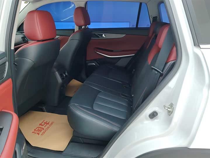 Фото 11 - Changan CS75