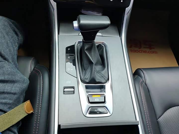 Фото 16 - Changan CS75