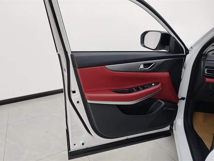 Фото 7 - Changan CS75