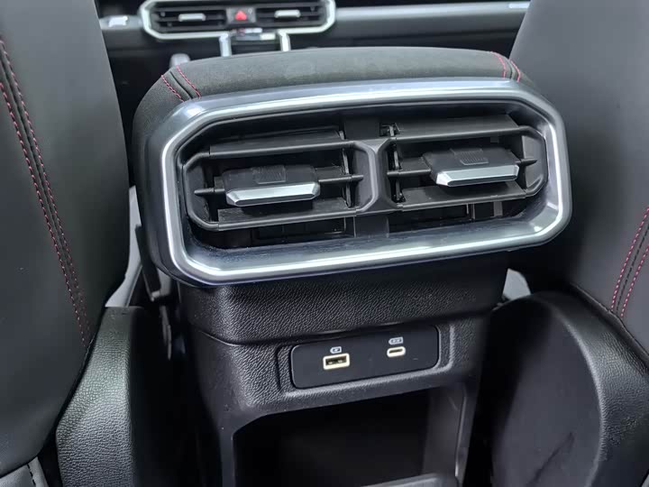 Фото 6 - Jetour T2