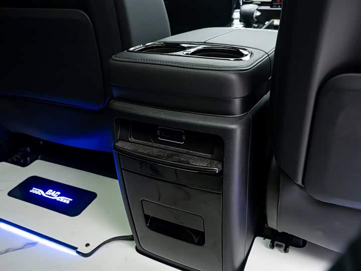 Фото 17 - GAC Trumpchi M8