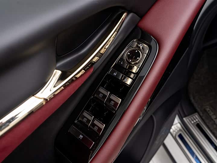 Фото 25 - GAC Trumpchi M8