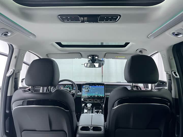 Фото 10 - GAC Trumpchi M8