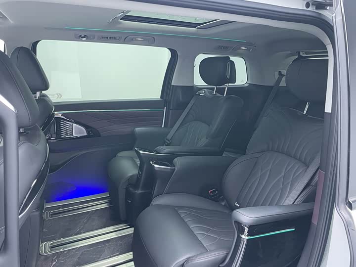 Фото 5 - GAC Trumpchi M8