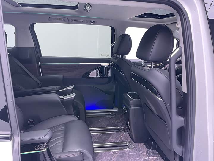 Фото 7 - GAC Trumpchi M8