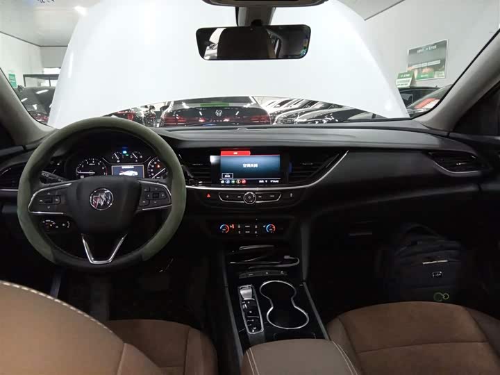 Фото 10 - Buick Regal