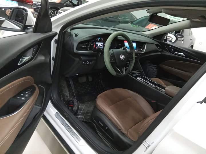 Фото 16 - Buick Regal