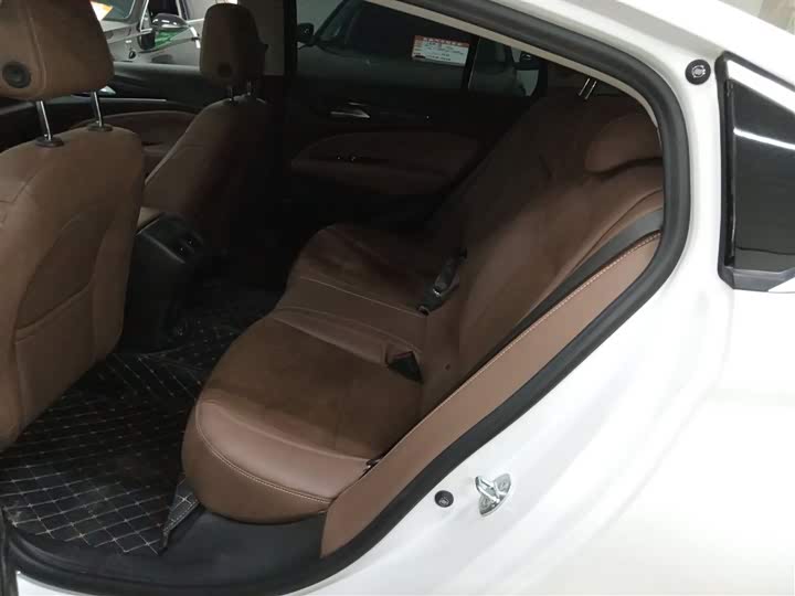 Фото 17 - Buick Regal