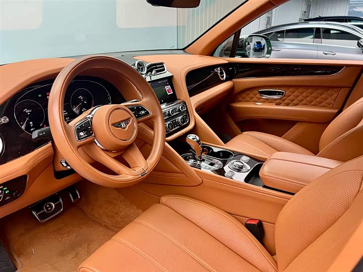 Фото 13 - Bentley Bentayga