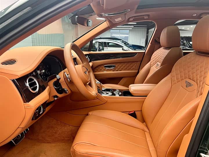 Фото 14 - Bentley Bentayga