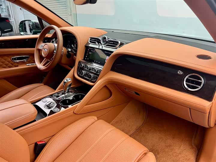 Фото 16 - Bentley Bentayga