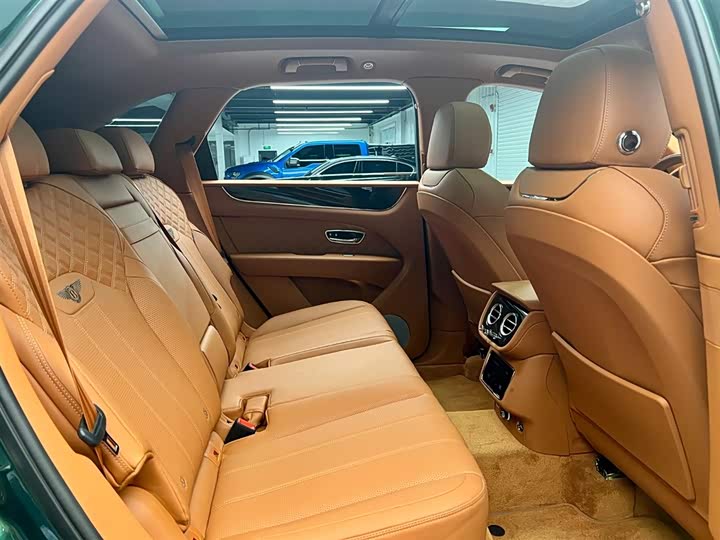 Фото 20 - Bentley Bentayga