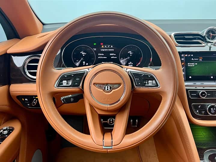 Фото 21 - Bentley Bentayga