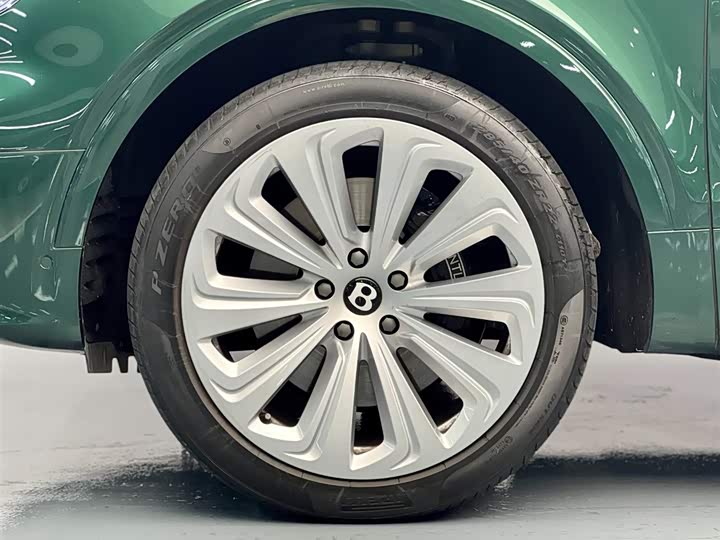 Фото 8 - Bentley Bentayga