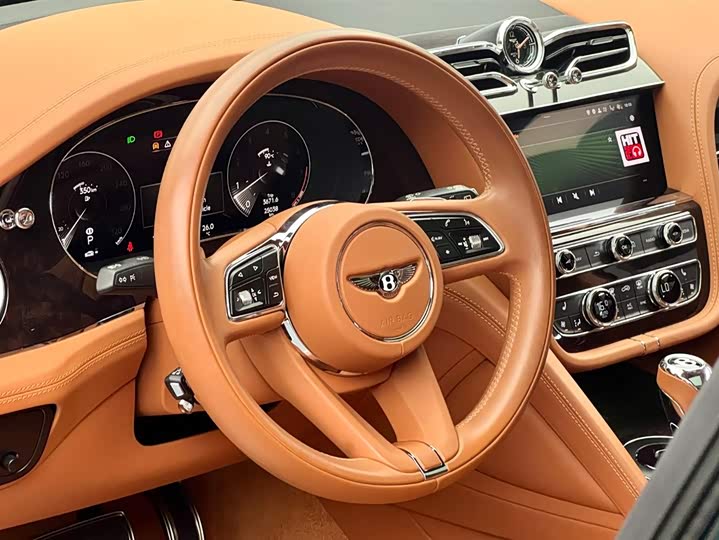 Фото 9 - Bentley Bentayga