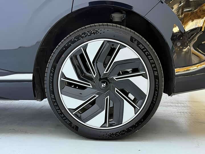 Фото 17 - Dongfeng Yipai eπ 008