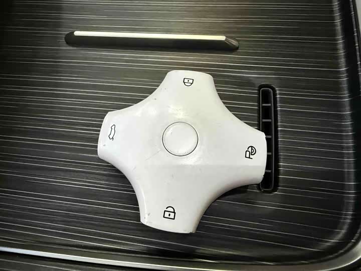 Фото 20 - Dongfeng Yipai eπ 008