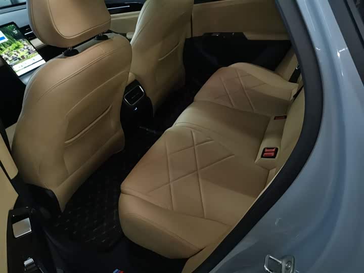 Фото 17 - Geely Galaxy L6