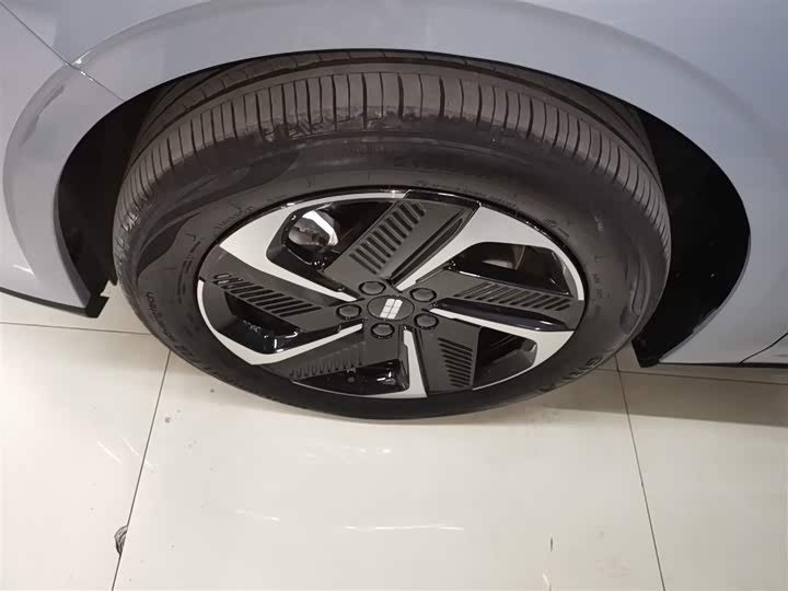 Фото 23 - Geely Galaxy L6