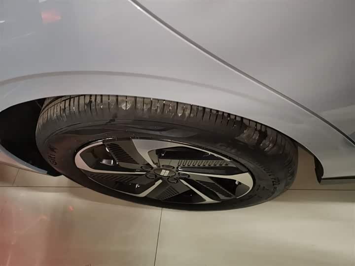 Фото 26 - Geely Galaxy L6