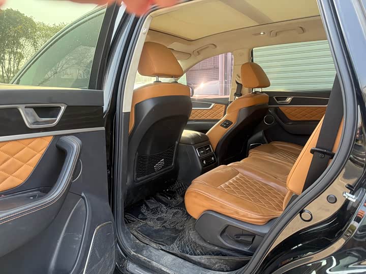 Фото 11 - Hongqi HS7