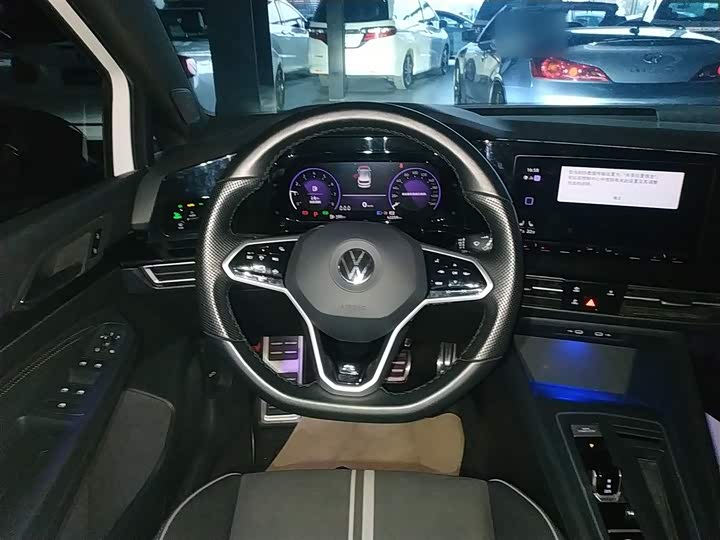 Фото 11 - Volkswagen Golf