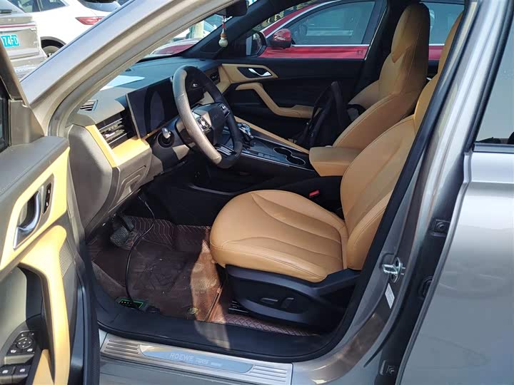 Фото 15 - Roewe RX5