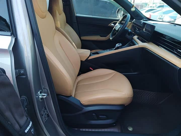 Фото 25 - Roewe RX5