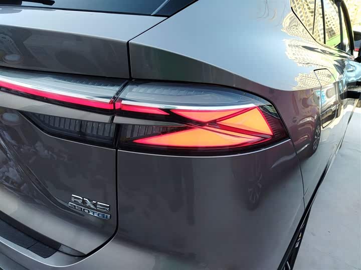 Фото 8 - Roewe RX5