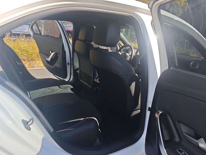 Фото 10 - Mercedes-Benz A-Class