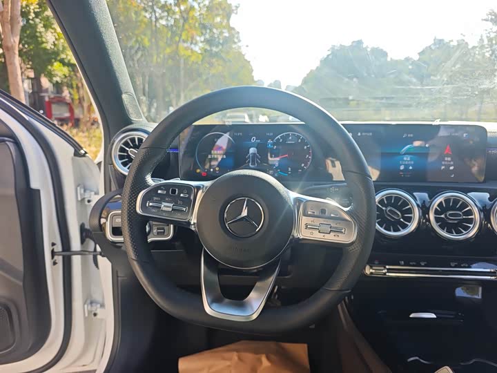 Фото 18 - Mercedes-Benz A-Class