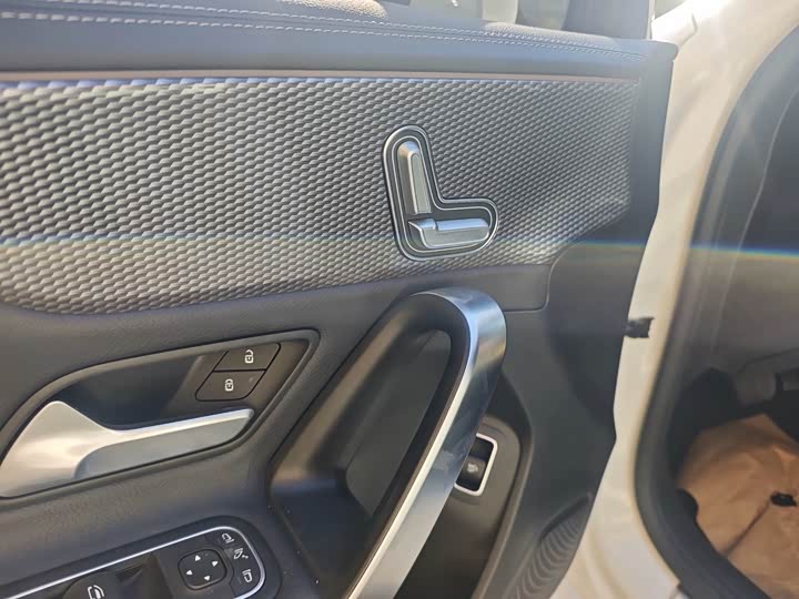 Фото 7 - Mercedes-Benz A-Class