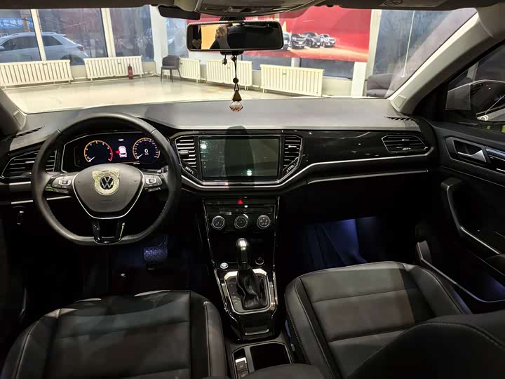 Фото 12 - Volkswagen T-Roc