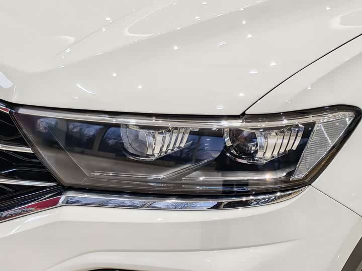 Фото 4 - Volkswagen T-Roc