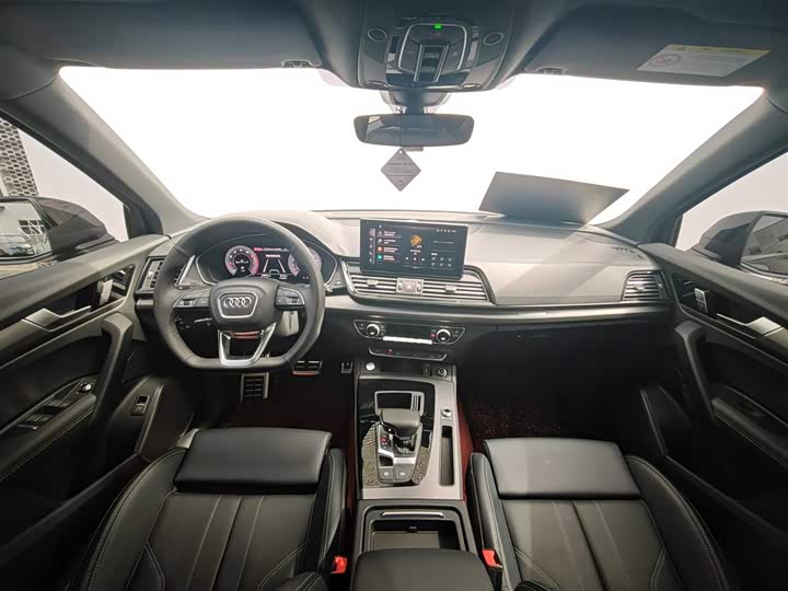 Фото 6 - Audi Q5L